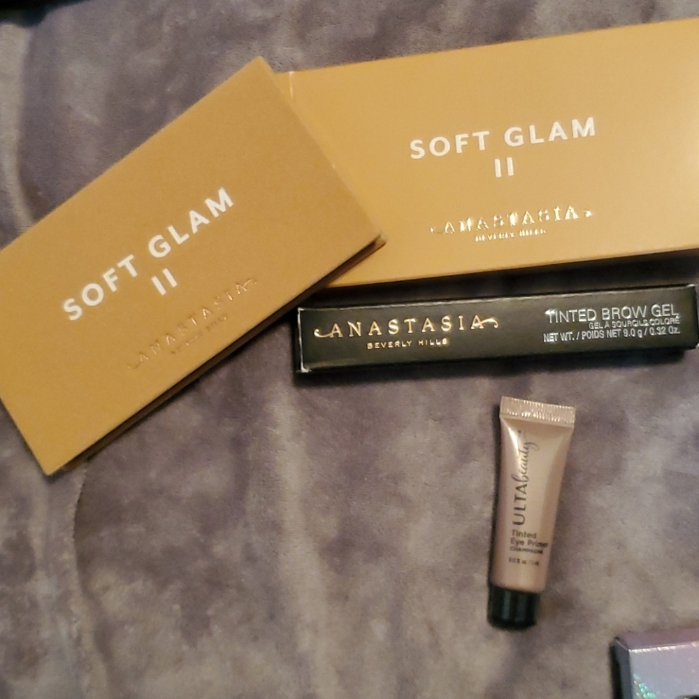 NIB ANASTASIA Bundle - Picture 4 of 6